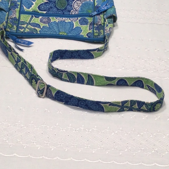 Vera Bradley On The Go Crossbody Doodle Daisy Summer 2014 VGC - Picture 8 of 9